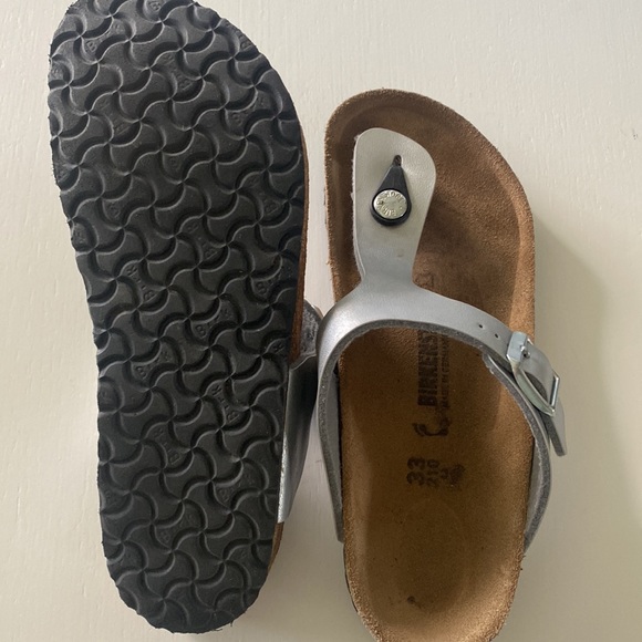 Girls Gizeh style Birkenstocks. Barely worn - Picture 3 of 4